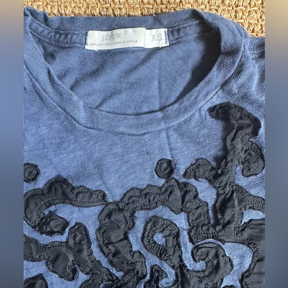 J. Crew Blue and Black Floral Abstract T-Shirt Size XS - Picture 2 of 5